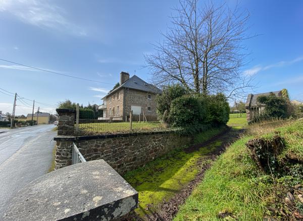 A vendre, terrain à bâtir situé à 750 m de L'institut St-Lô-Agneaux