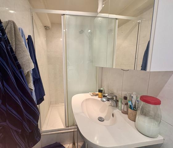 Appartement
         2 pièces
        - 35 m² 495 000 € *