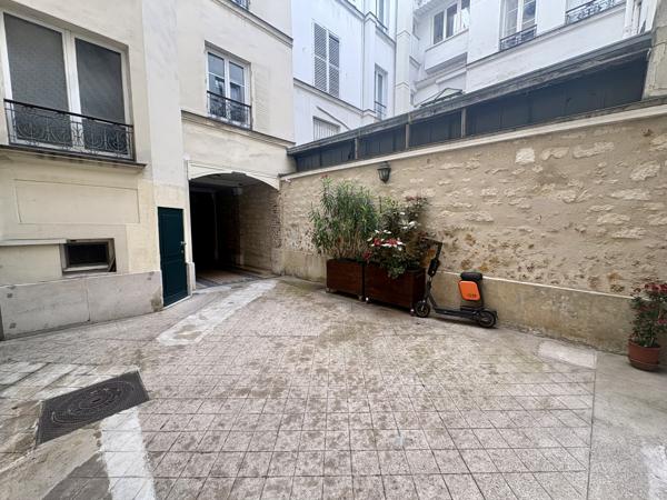 Appartement
         2 pièces
        - 35 m² 495 000 € *