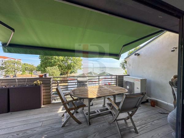 Maison vue mer avec garage