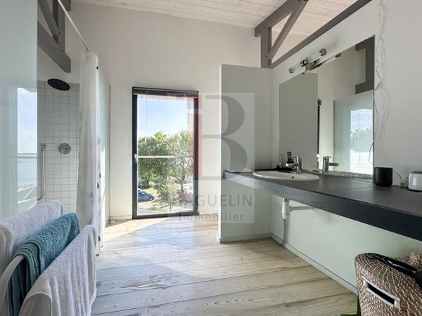 Maison vue mer avec garage