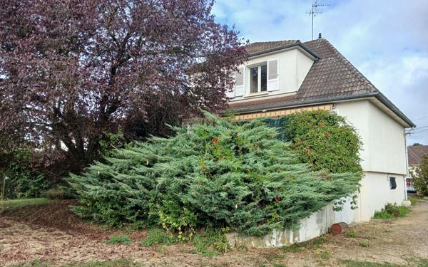 Maison à vendre    5 pièces • 106 m2 La Chapelle-Saint-Ursin