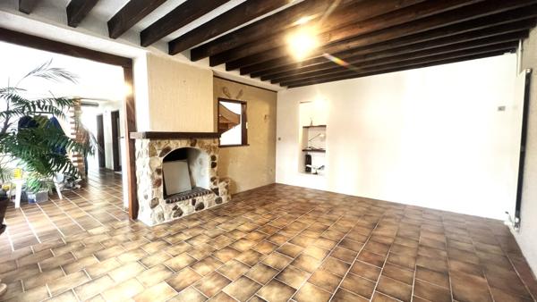 NOAILLES MAISON SEJOUR CUISINE 4 CHAMBRES JARDIN COMMERCES ECOLES