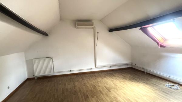 NOAILLES MAISON SEJOUR CUISINE 4 CHAMBRES JARDIN COMMERCES ECOLES