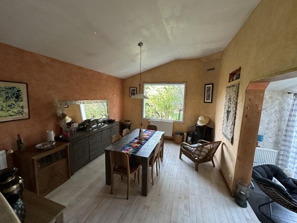 A LOUER Marmande à quelques pas de toutes les commodités, villa 167m² meublée avec jardin et garage.