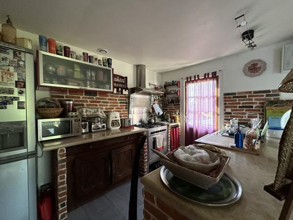 A LOUER Marmande à quelques pas de toutes les commodités, villa 167m² meublée avec jardin et garage.
