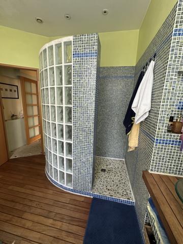 A LOUER Marmande à quelques pas de toutes les commodités, villa 167m² meublée avec jardin et garage.