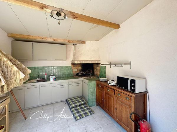 Élégance provençale et volumes généreux au cœur de Mérargues.