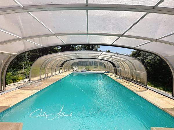 Élégance provençale et volumes généreux au cœur de Mérargues.