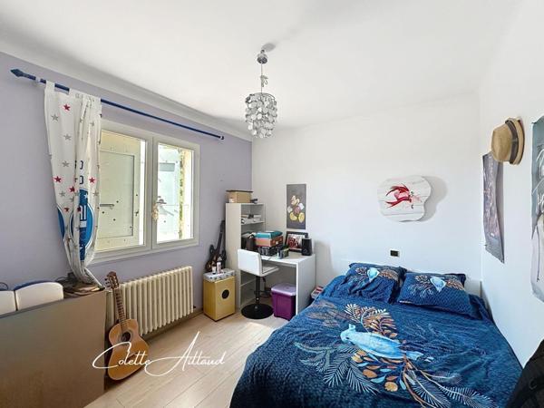 Élégance provençale et volumes généreux au cœur de Mérargues.