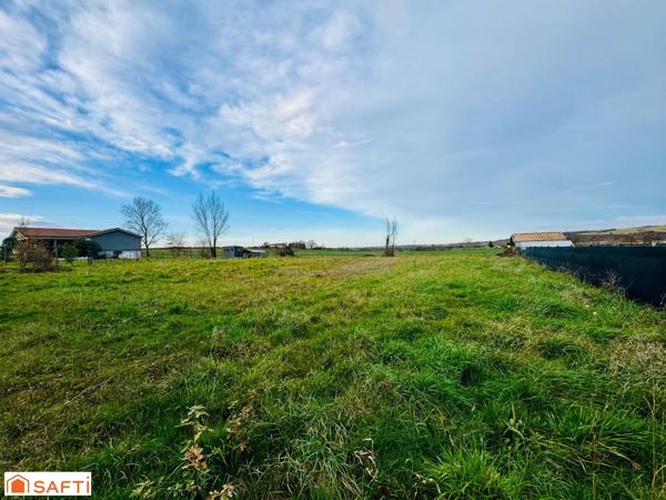 Terrain à bâtir de 1789 m2 avec vue dégagée