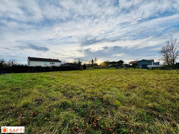 Terrain à bâtir de 1789 m2 avec vue dégagée