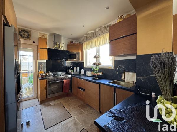 Maison traditionnelle 3 pièces de 88 m² à Villepinte (93420)