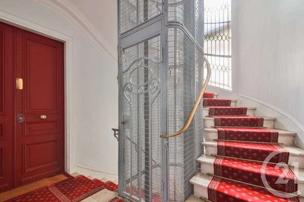 Appartement F4 à vendre  4 pièces - 112,97 m2 PARIS - 75016