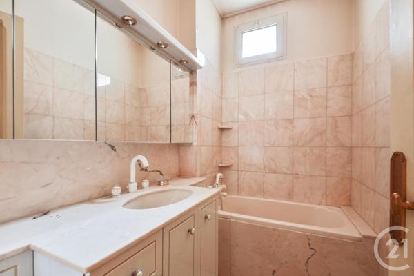 Appartement F4 à vendre  4 pièces - 112,97 m2 PARIS - 75016