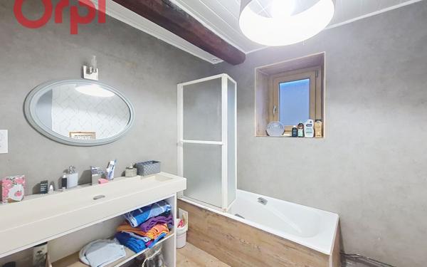 Maison à vendre    8 pièces •  Biozat