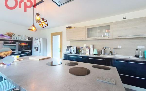 Maison à vendre    8 pièces •  Biozat