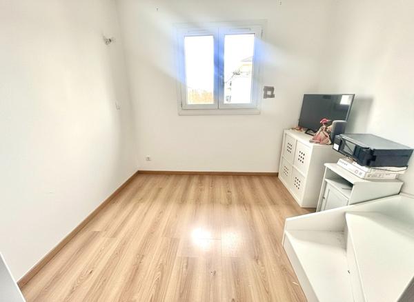 Appartement Bussy Saint Georges 1 pièce(s) 23.03 m2