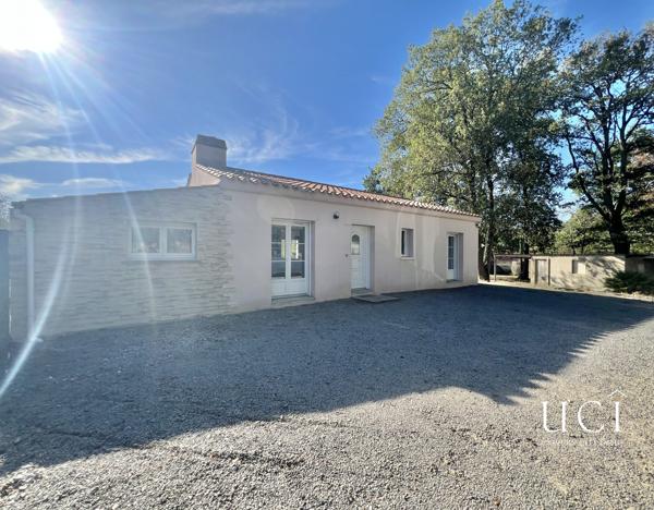 Maison de plain-pied, 3 chambres, terrain de 1785m2 clos