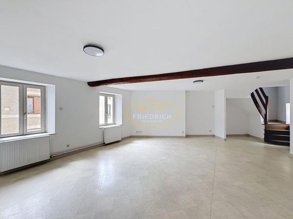 SPACIEUX F4 DUPLEX DE 80 m2 EN PLEIN COEUR DE VILLE Commercy SPACIEUX F4 DUPLEX DE 80 m2 EN PLEIN COEUR DE VILLE Commercy