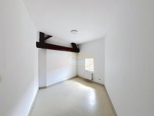 SPACIEUX F4 DUPLEX DE 80 m2 EN PLEIN COEUR DE VILLE Commercy SPACIEUX F4 DUPLEX DE 80 m2 EN PLEIN COEUR DE VILLE Commercy