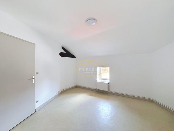 SPACIEUX F4 DUPLEX DE 80 m2 EN PLEIN COEUR DE VILLE Commercy SPACIEUX F4 DUPLEX DE 80 m2 EN PLEIN COEUR DE VILLE Commercy