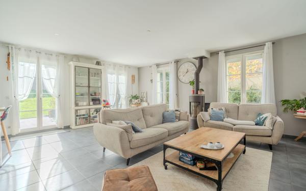 Maison à vendre    8 pièces • 157,41 m2 Magny-le-Hongre