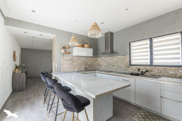 Maison à vendre 549 675 € Clermont-l'Hérault 6 p 180 m² DPE A