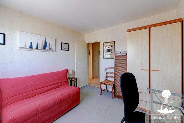 A Vendre Appartement T3 m² + une place de stationnement + une cave , Nantes A Vendre Appartement T3 m² + une place de stationnement + une cave , Nantes