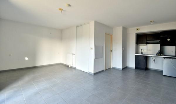 EXCLUSIVITÉ - GRAND STUDIO - TERRASSE ET CELLIER
