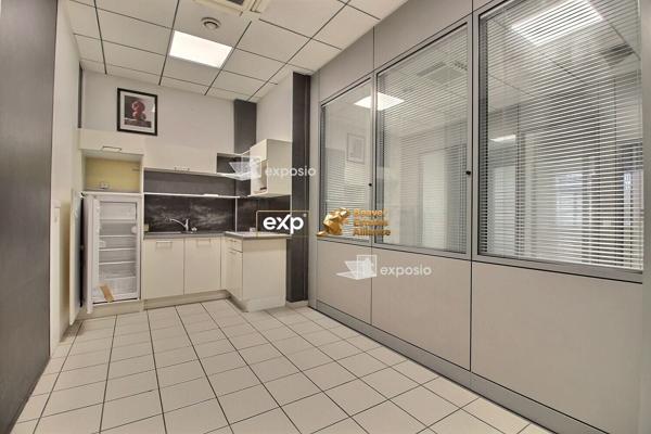 Murs Bureaux, Professions Libérales, Médicales 250 m² -