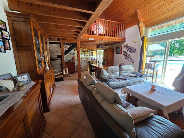 Maison d'Exception à Vendre à Hennebont - 7 Pièces, 162 m² sur Terrain de 6000 m², Hennebont 56700