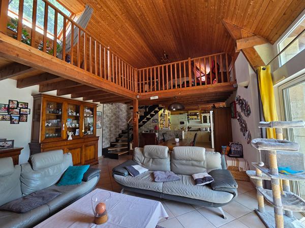 Maison d'Exception à Vendre à Hennebont - 7 Pièces, 162 m² sur Terrain de 6000 m², Hennebont 56700