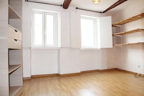 Maison Nevian 4 pièce(s) 99 m2