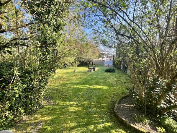 Maison 299 000 € Gensac-la-Pallue 6 p 215 m² DPE E