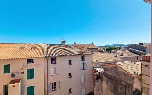 Maison à vendre    3 pièces • 69 m2 Le Cannet