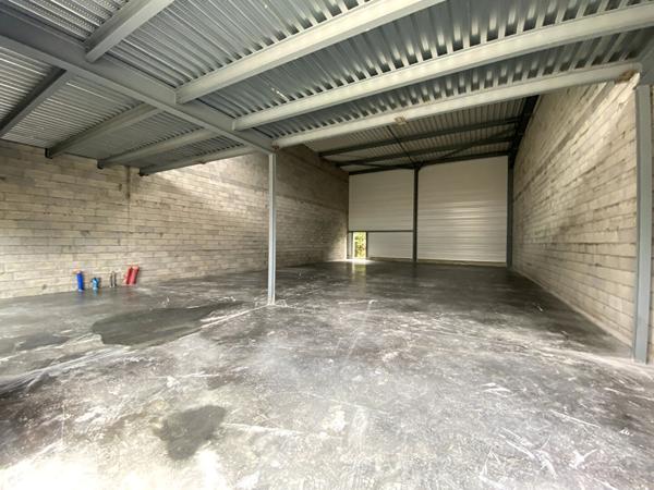 tri EXCLUSIVITE : A VENDRE Local d'activité 260 m2 - proche RAGON Treillieres