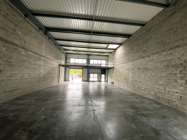 tri EXCLUSIVITE : A VENDRE Local d'activité 260 m2 - proche RAGON Treillieres