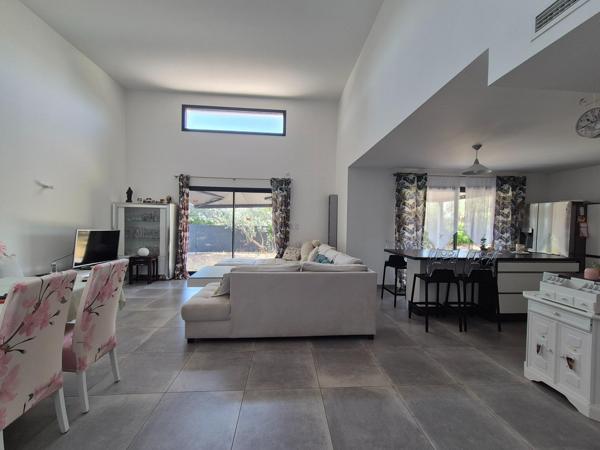 Villa T4 avec piscine et garage