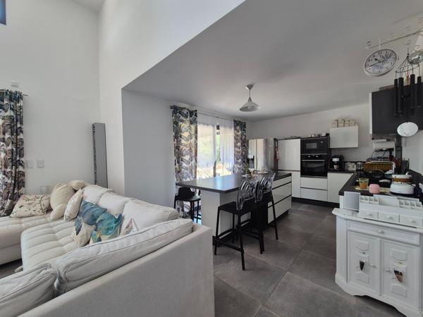 Villa T4 avec piscine et garage