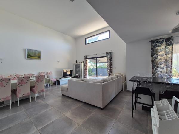 Villa T4 avec piscine et garage