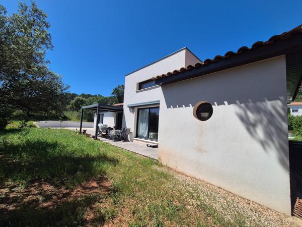 Villa T4 avec piscine et garage