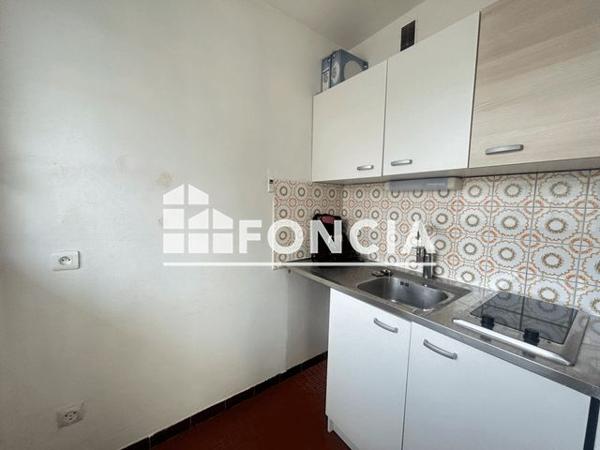 Location Studio 20.16 m² - 7 RUE JACQUES CARTIER Paris 75018