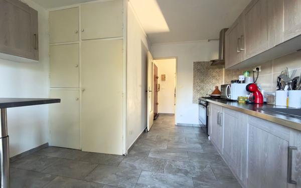 Appartement à vendre    5 pièces • 101,67 m2 Salon-de-Provence