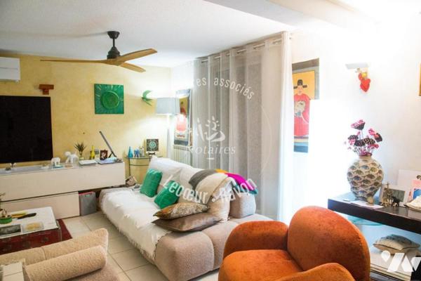 Maison familiale avec piscine dans le centre de Milhaud