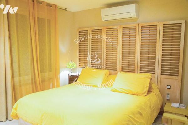 Maison familiale avec piscine dans le centre de Milhaud