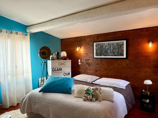 Maison en pierre à vendre 10 pièces ,appart.132 m2 ,surface annexe 314 m2 + Piscine et Bassin naturel