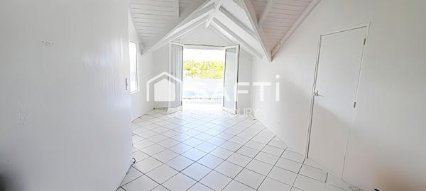 SUPERBE APPARTEMENT 4 PIECES DUPLEX AVEC VUE MER