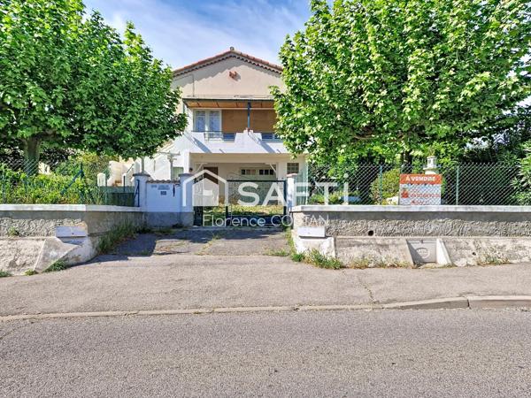 Maison avec fort potentiel sur terrain de 950 m²