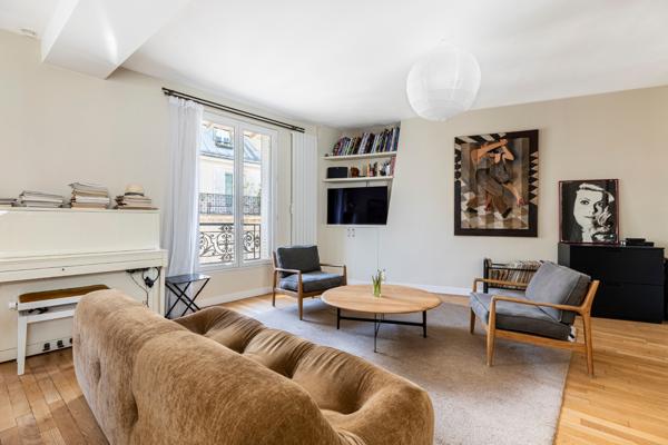 Paris 1er – Place des Victoires / Palais Royal – 69 m² traversant au calme – Charme de l’ancien – Potentiel 2 chambres